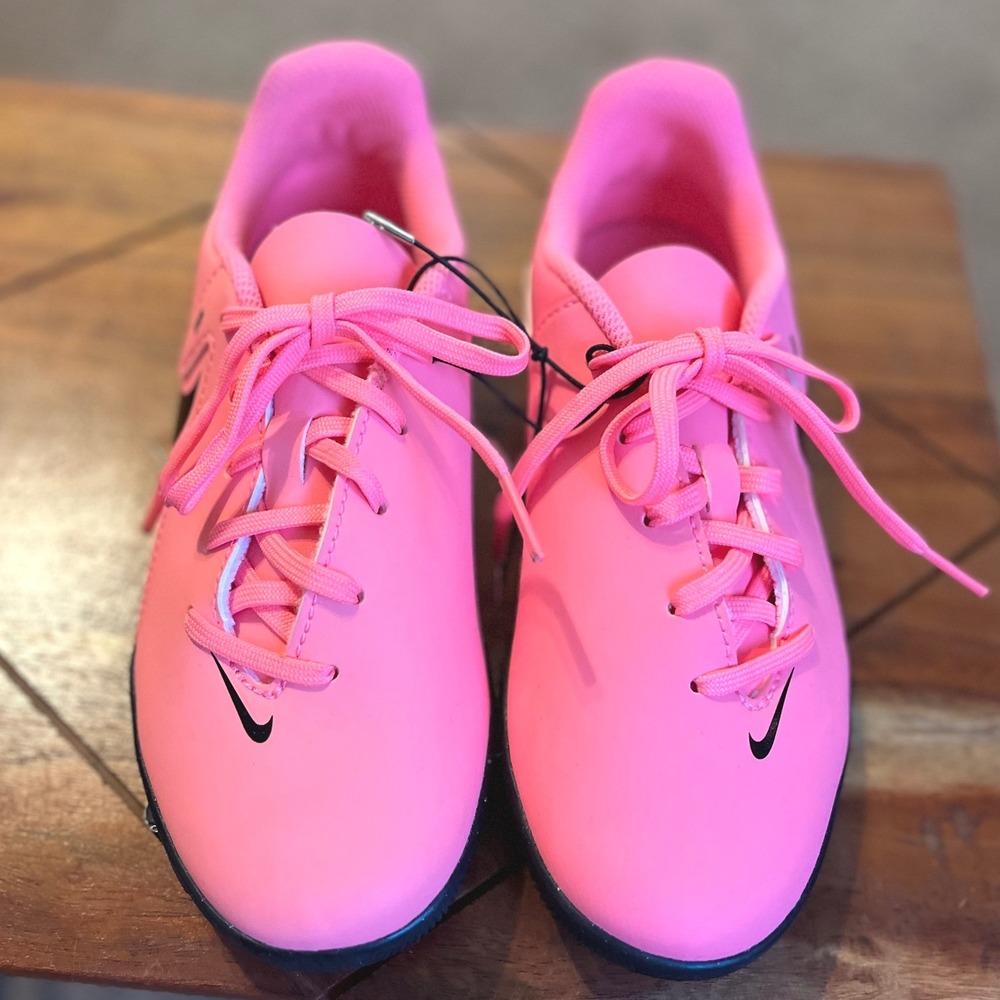 Nike Jr Phantom GX II Club IC Kids Soccer Shoes Sunset Pulse Pink FJ2606-600 1Y